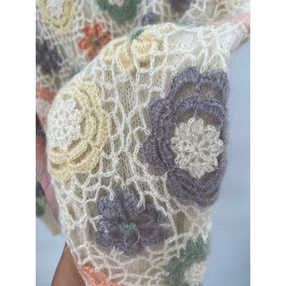 Vintage  Floral Crotchet Sweater - Picture 4 of 9